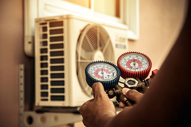 Professional Ac Installation technician working in Brandenburg, KY